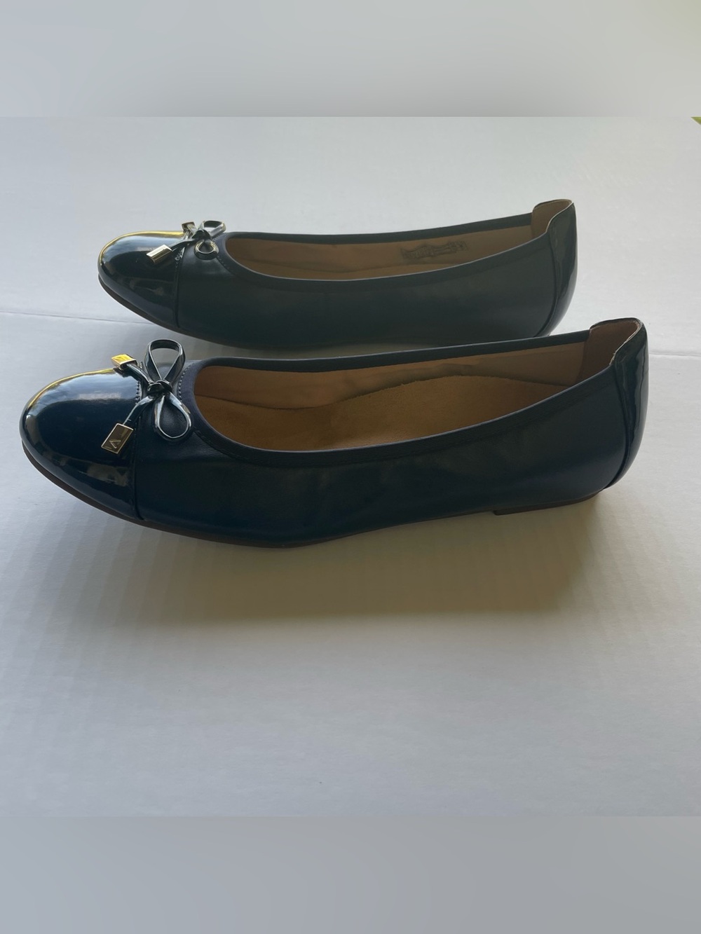 Vionic Minna Navy Blue Patent Cap Toe Ballet Flats Size 10 - Picture 3 of 7